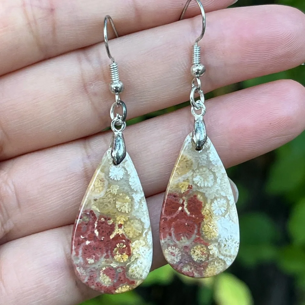 Stainless steel coral‎ jade drop earrings